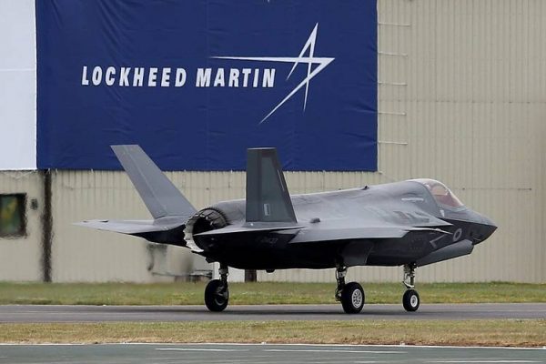 Cổ phiếu Lockheed Martin cho thấy sức mạnh khi gã khổng lồ sản xuất quốc phòng vũ khí hoá công nghệ AI